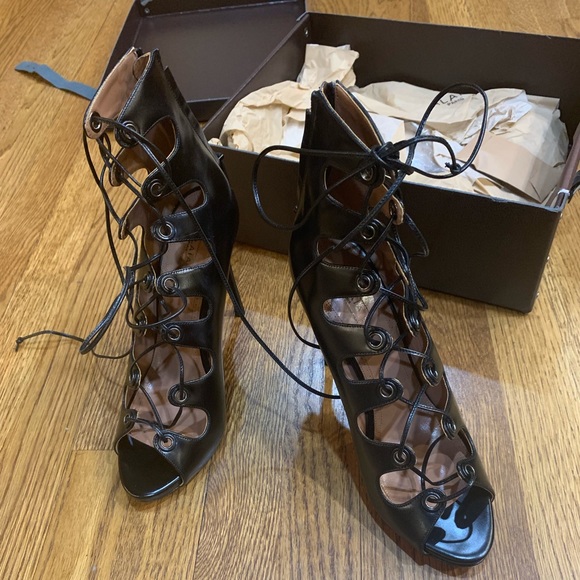 Alaia Shoes - NWT Azzedine Alaia Carla lace up sandals